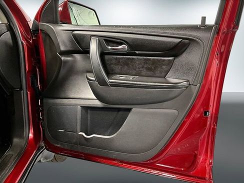 Used 2013 Chevrolet Traverse LT image 28
