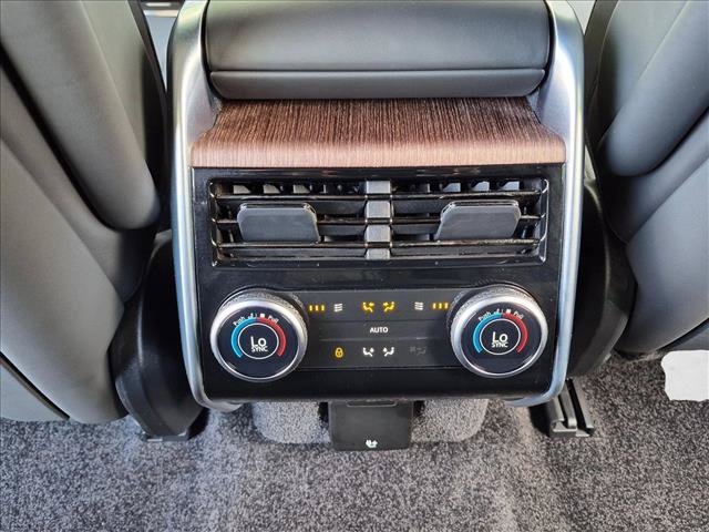 Used 2025 Land Rover Range Rover SE AWD/4WD image 18