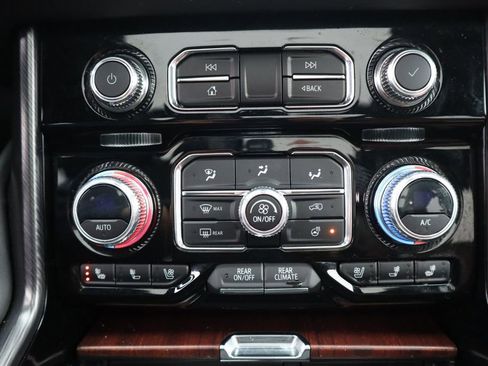 Used 2023 GMC Yukon XL Denali Ultimate image 22