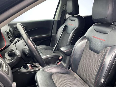 Used 2018 Jeep Compass Trailhawk w/ Cold Weather Group image 24