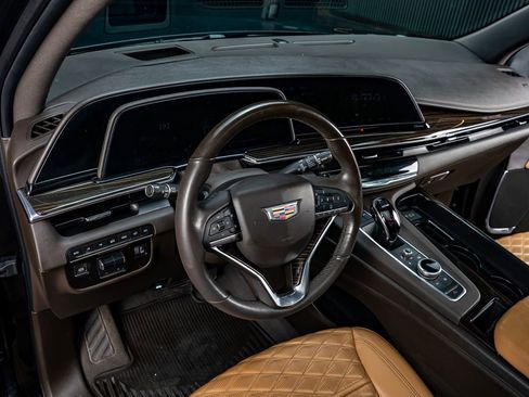 Used 2021 Cadillac Escalade ESV Sport w/ Driver Assist Tech Package image 17