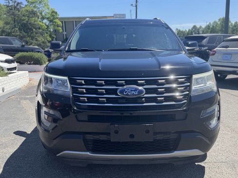 Used 2017 Ford Explorer XLT w/ Equipment Group 201A FWD image 3