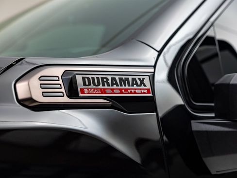 Used 2026 GMC Sierra 2500 AT4X image 8