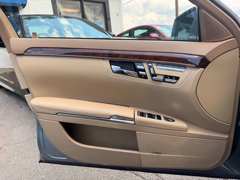 Used 2010 Mercedes-Benz S 550 4MATIC image 17