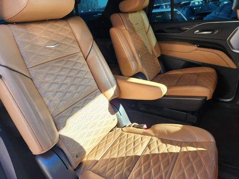 Used 2023 Cadillac Escalade Sport w/ Touring Package image 18