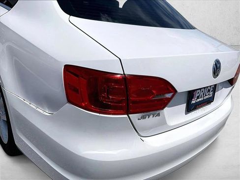 Used 2013 Volkswagen Jetta SE FWD image 29