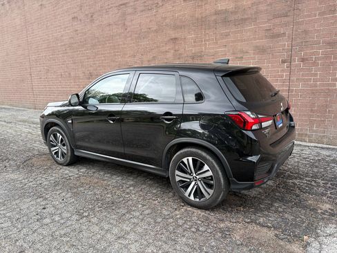 Used 2025 Mitsubishi Outlander Sport ES AWD/4WD image 3