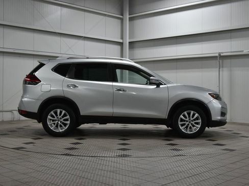Used 2018 Nissan Rogue SV AWD/4WD image 9