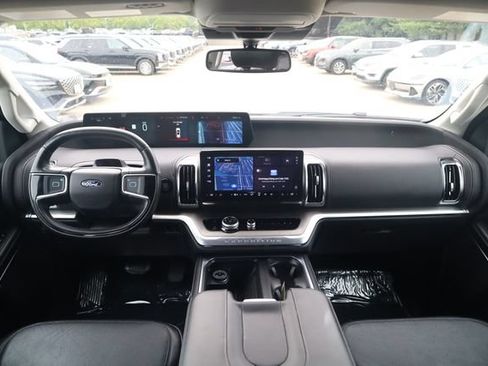 Used 2025 Ford Expedition Max Platinum AWD/4WD image 12