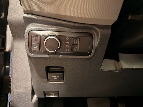 Used 2023 Ford Bronco Badlands image 15