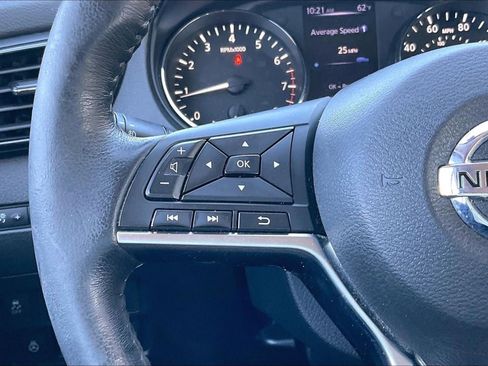 Used 2018 Nissan Rogue Sport SV w/ SV Technology Package image 18