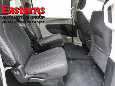 Used 2023 Chrysler Voyager LX FWD image 23