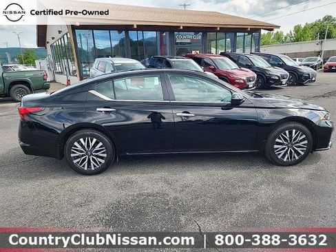 Certified 2023 Nissan Altima 2.5 SV w/ SV Premium Package FWD image 9