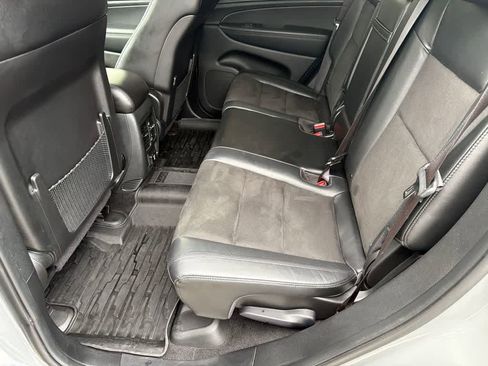 Used 2021 Jeep Grand Cherokee Laredo X RWD image 19