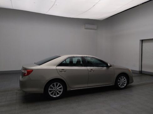 Used 2014 Toyota Camry XLE image 10