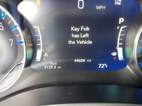 Used 2024 Chrysler Pacifica Touring-L FWD image 23