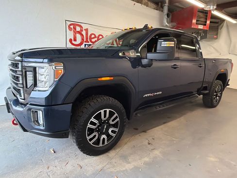 Used 2022 GMC Sierra 2500 AT4 w/ AT4 Premium Plus Package image 2