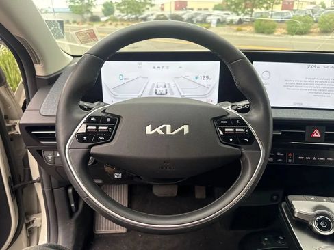 Used 2024 Kia EV6 Light AWD/4WD image 61