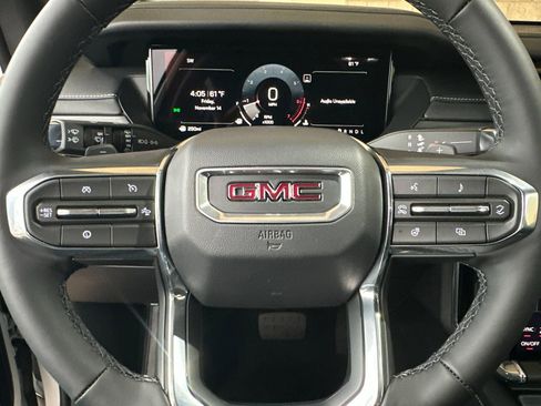 New 2026 GMC Acadia Elevation image 25