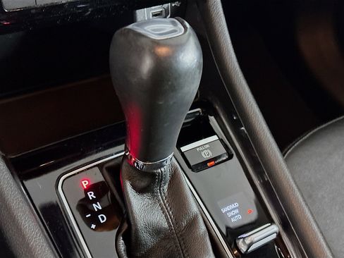 Used 2022 Jeep Compass Latitude w/ Sun and Sound Group image 24