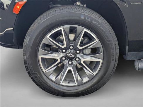 Used 2022 Chevrolet Tahoe Z71 w/ Z71 Off-Road Package AWD/4WD image 27