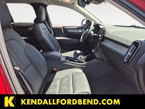 Used 2025 Volvo XC40 B5 Plus w/ Protection Package Premier AWD/4WD image 15