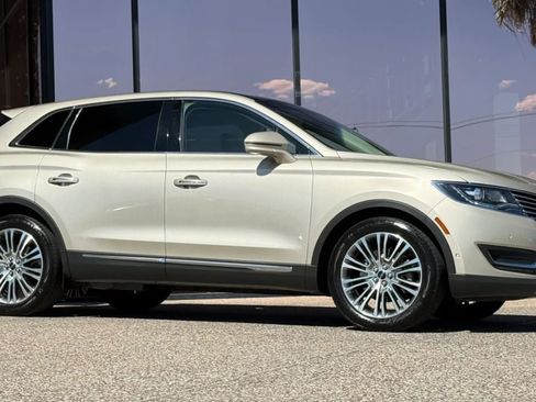 Used 2017 Lincoln MKX Reserve FWD image 16