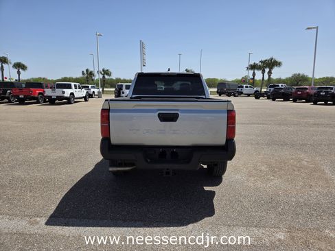 Used 2021 Toyota Tacoma SR5 image 6