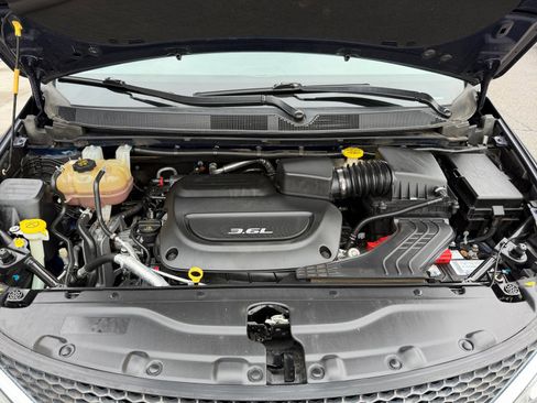 Used 2017 Chrysler Pacifica Limited w/ UConnect Theater Package image 21