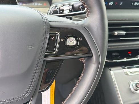 New 2026 Lincoln Aviator 2WD w/ Jet Appearance Package image 26