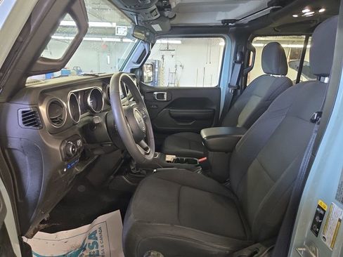 Used 2023 Jeep Wrangler Unlimited w/ Convenience Group AWD/4WD image 3