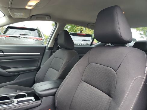 Used 2023 Nissan Altima 2.5 SV image 10