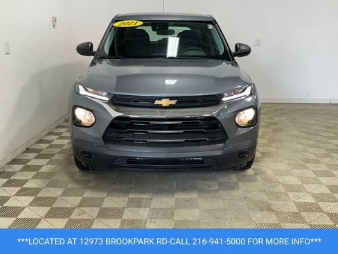 Used 2021 Chevrolet TrailBlazer LS FWD image 2