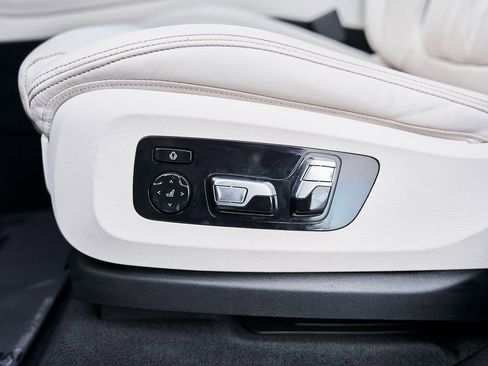 Used 2024 BMW ALPINA XB7 image 40