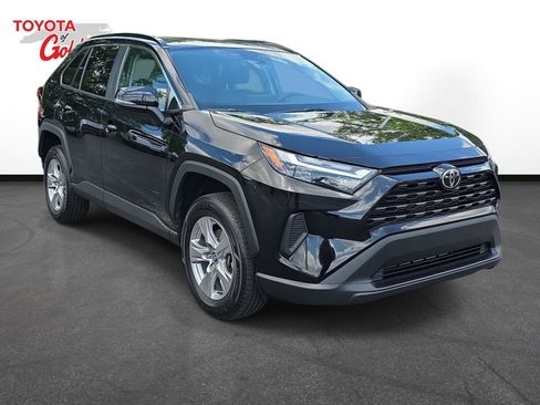 Used 2022 Toyota RAV4 XLE w/ Convenience Package FWD image 3