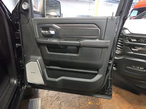 New 2026 RAM 2500 Laramie AWD/4WD image 30