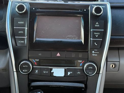 Used 2015 Toyota Camry XLE FWD image 25