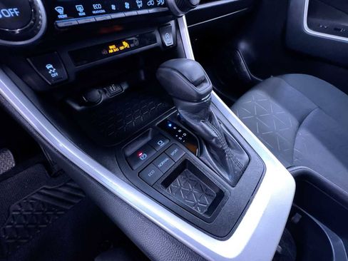 Used 2024 Toyota RAV4 XLE w/ Convenience Package FWD image 21