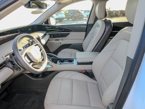 Used 2025 Lincoln Nautilus Reserve AWD/4WD image 15