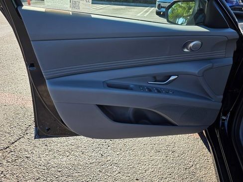 Certified 2025 Hyundai Elantra Sport image 15