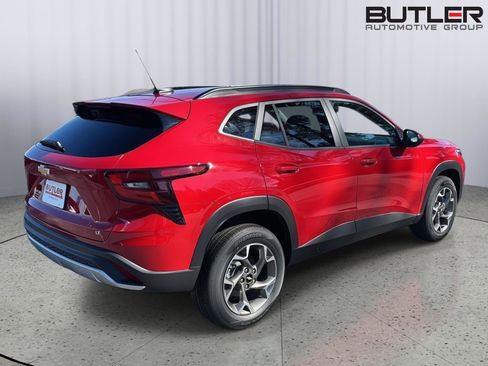 New 2026 Chevrolet Trax LT w/ Driver Confidence Package image 5