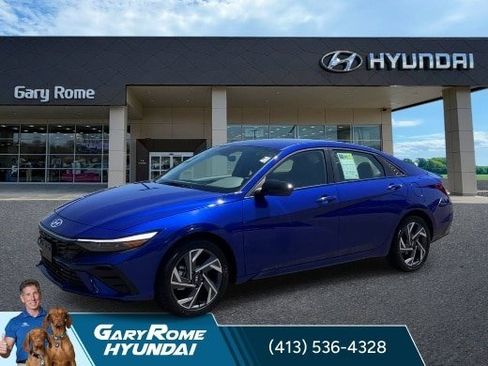 Certified 2025 Hyundai Elantra Sport FWD image 4