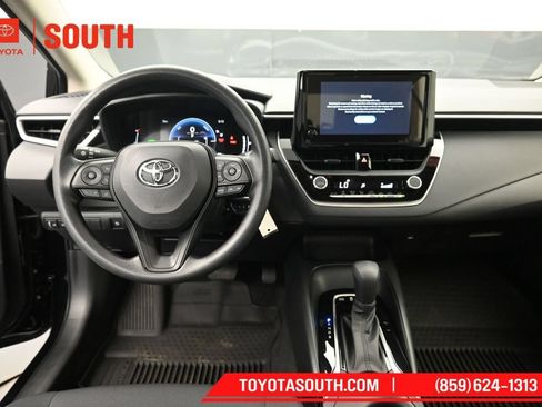 Used 2026 Toyota Corolla LE FWD image 11