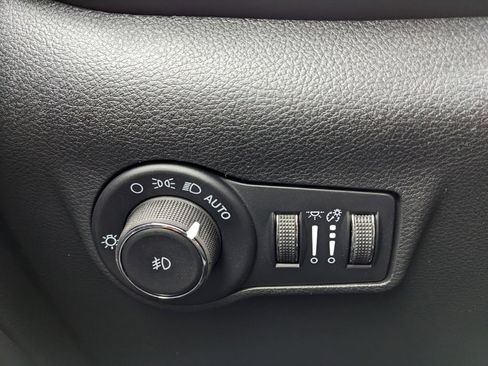 New 2026 Jeep Compass Latitude image 47