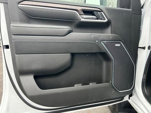 Used 2025 Chevrolet Silverado 2500 LTZ w/ LTZ Premium Package image 18