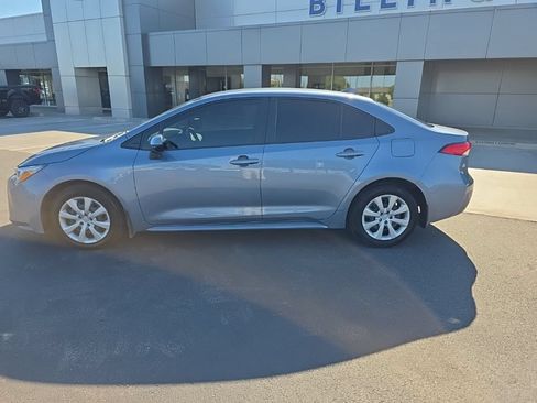 Used 2025 Toyota Corolla LE FWD image 2