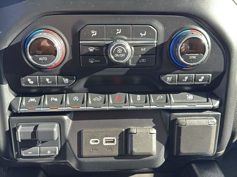 Used 2019 Chevrolet Silverado 1500 LTZ w/ LTZ Plus Package image 18