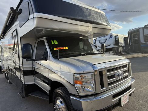 Used 2017 Ford E-450 and Econoline 450 Super Duty w/ Motorhome Prep Package RWD image 4