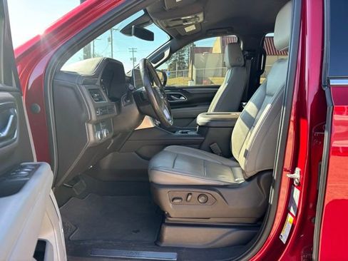 Used 2021 GMC Yukon SLT image 2