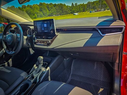 Used 2020 Toyota Corolla LE FWD image 35